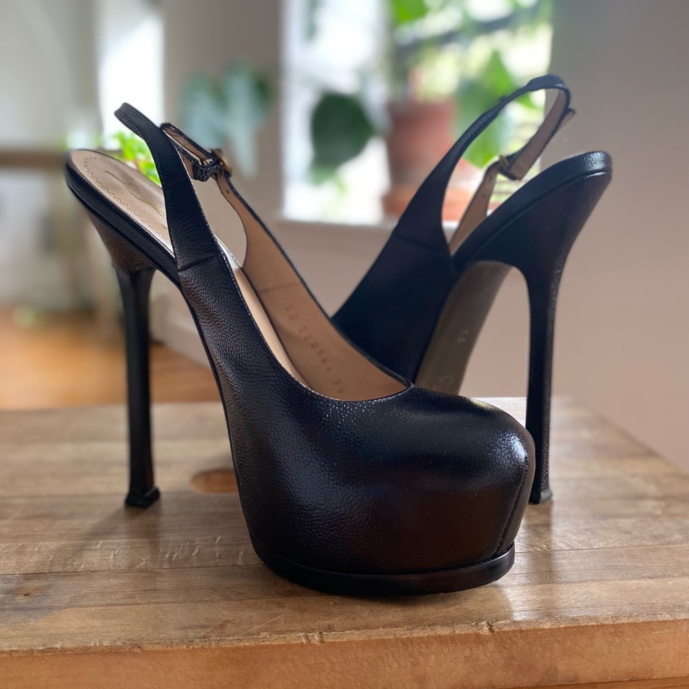 Saint Laurent Pumps